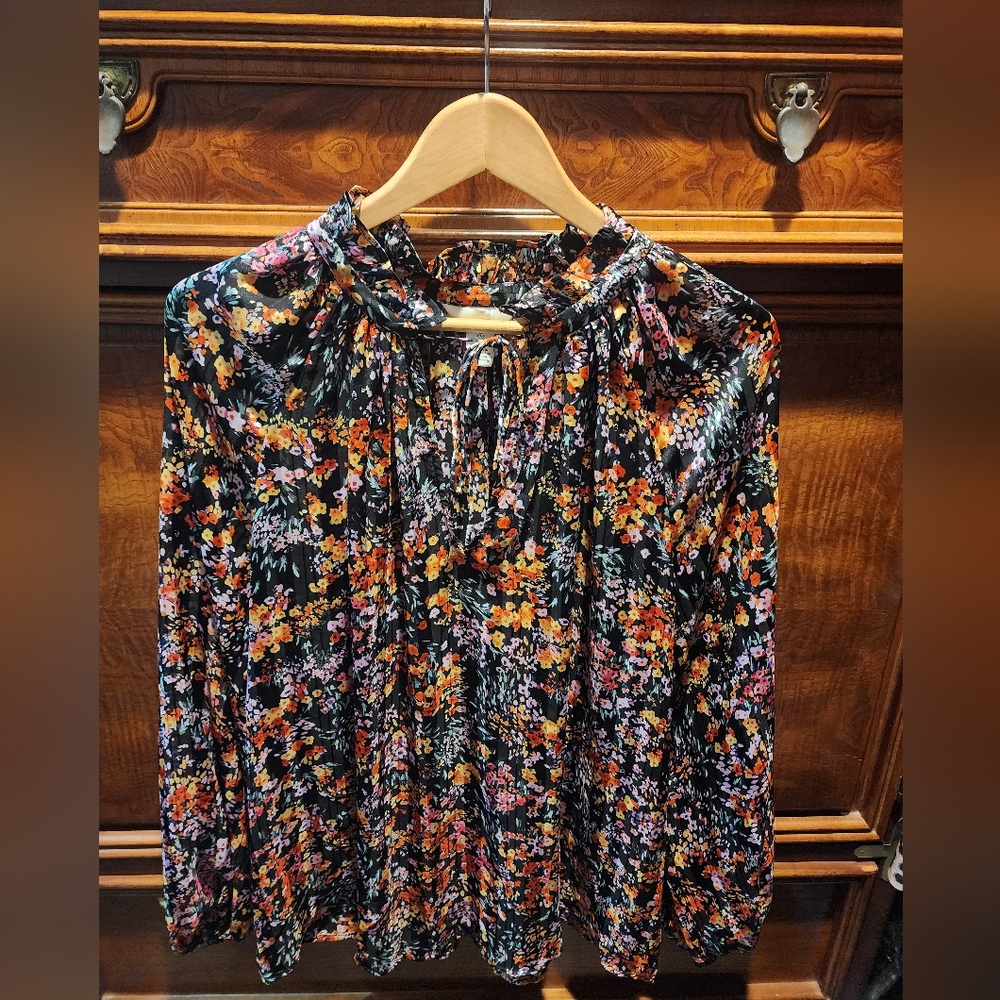 H&M - Elegant Floral Blouse